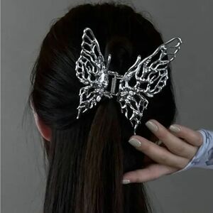 NWOT Butterfly Hair Clip Gunmetal